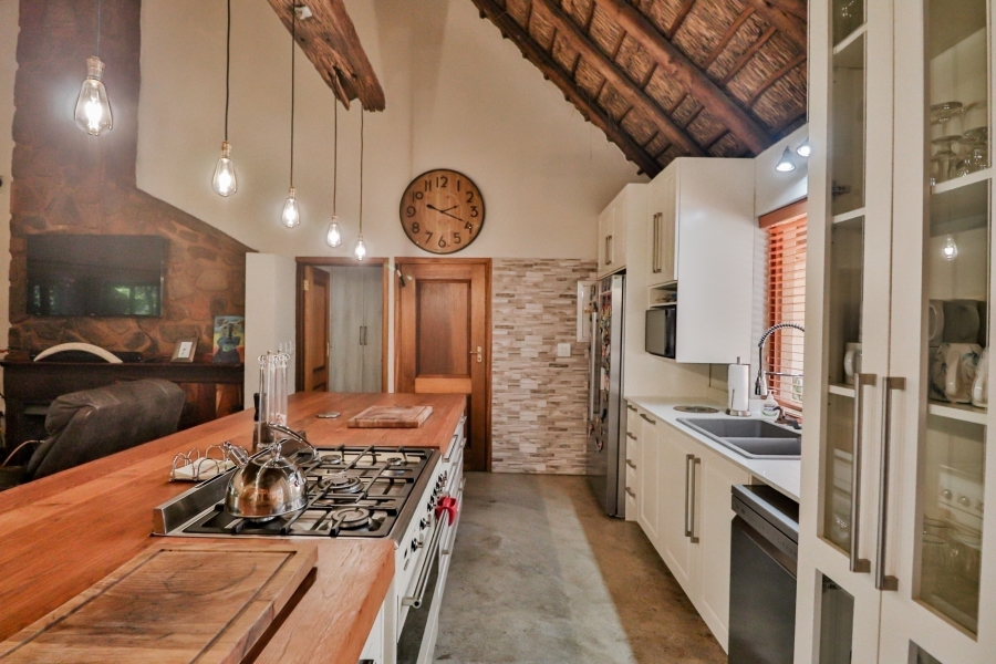 6 Bedroom Property for Sale in Lakeland North West